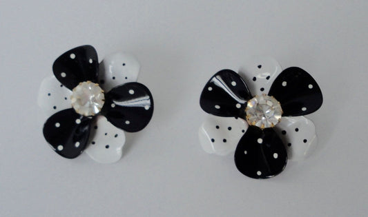 Spectator Flower Button Earrings Clip